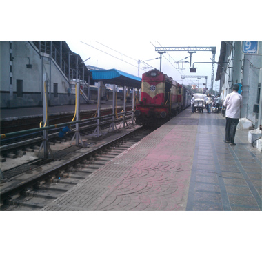 Gang robs passengers in Hyderabad-bound Chennai Express